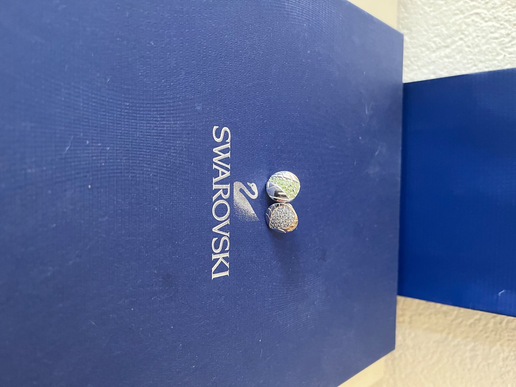 Swarovski Spille & Fermagli: Swarovski zwei Broschen original – Nuovo (secondo la descrizione) da Kirchleerau venduto da Dalmi220 1