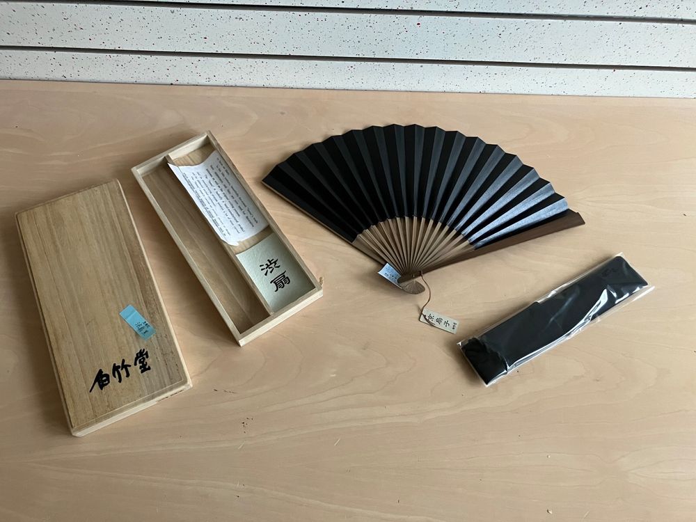 Schwarzer Faltbarer Handventilator – Japanischer Fächer Aus Seidenstoff Mit Quaste, Für Hochzeit, Party, Cosplay