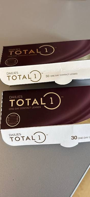 Lentilles de contact: Tageslinsen Total 1 – D'occasion à Bäriswil BE par krm_kmh2 1