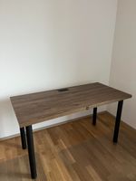 Holzschreibtisch, sehr guter Zustand