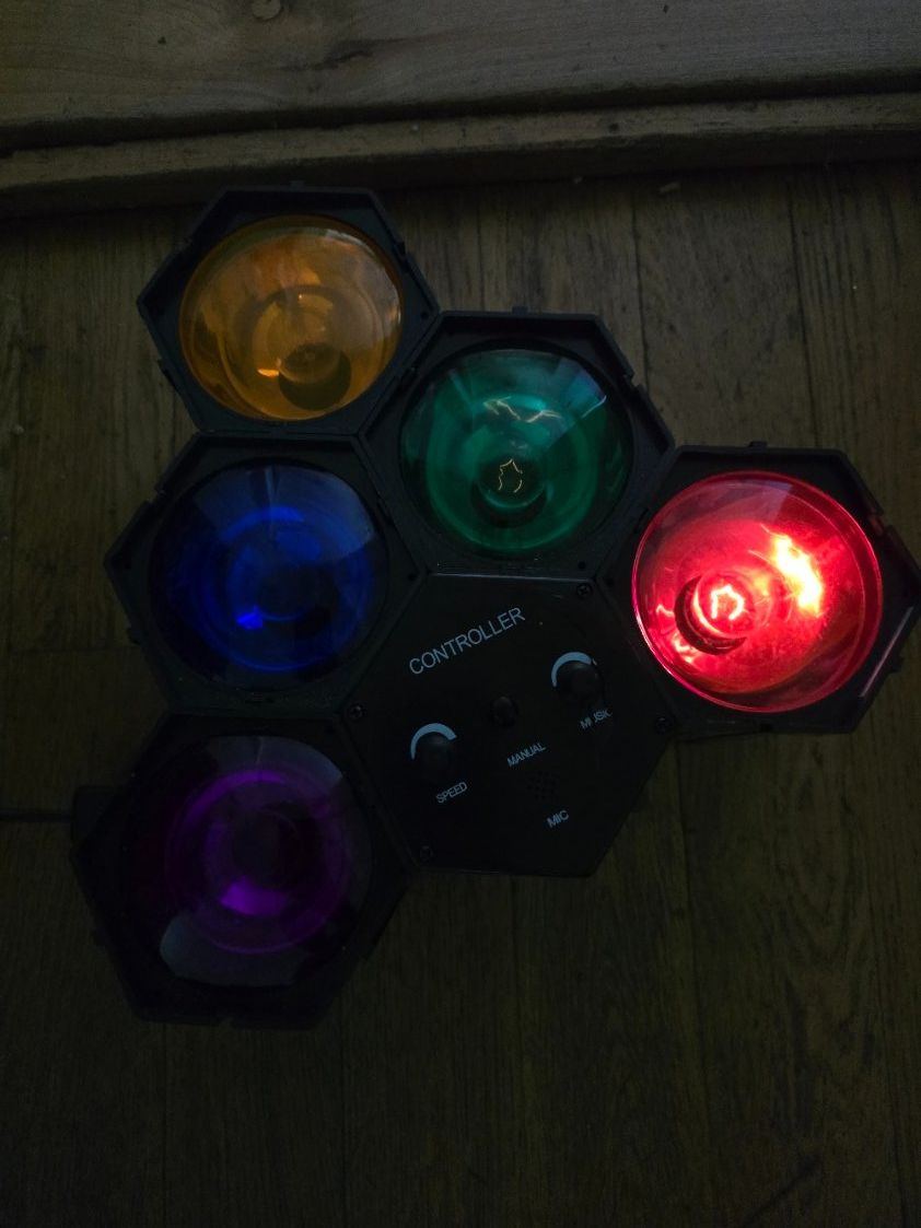 Lampade: Bühnenlicht Controller mit RGB-Linsen gebrauchter Zustand – Usato da Birmensdorf ZH venduto da delta14 1