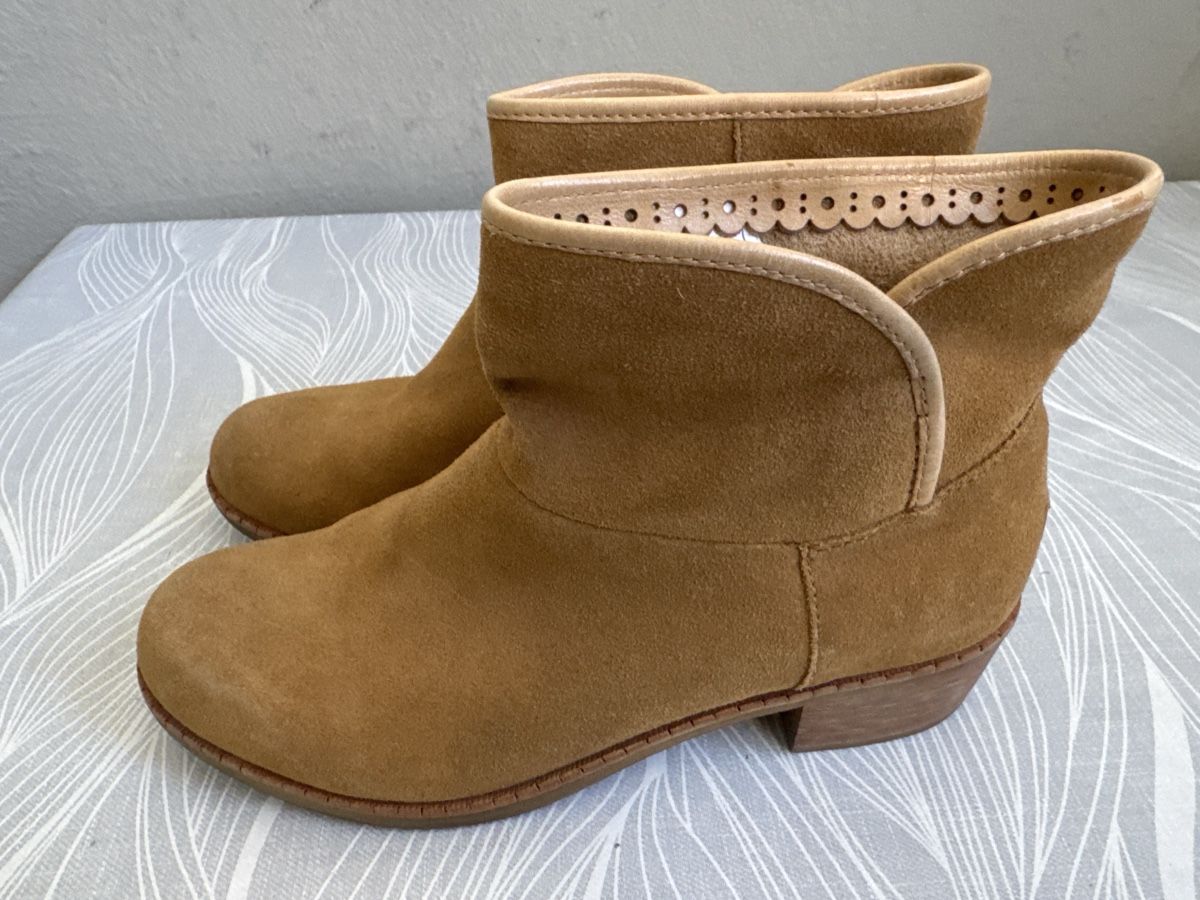 Damenschuhe: Ugg stiefeletten 38 – Gebraucht aus Zürich von funkelnderstern