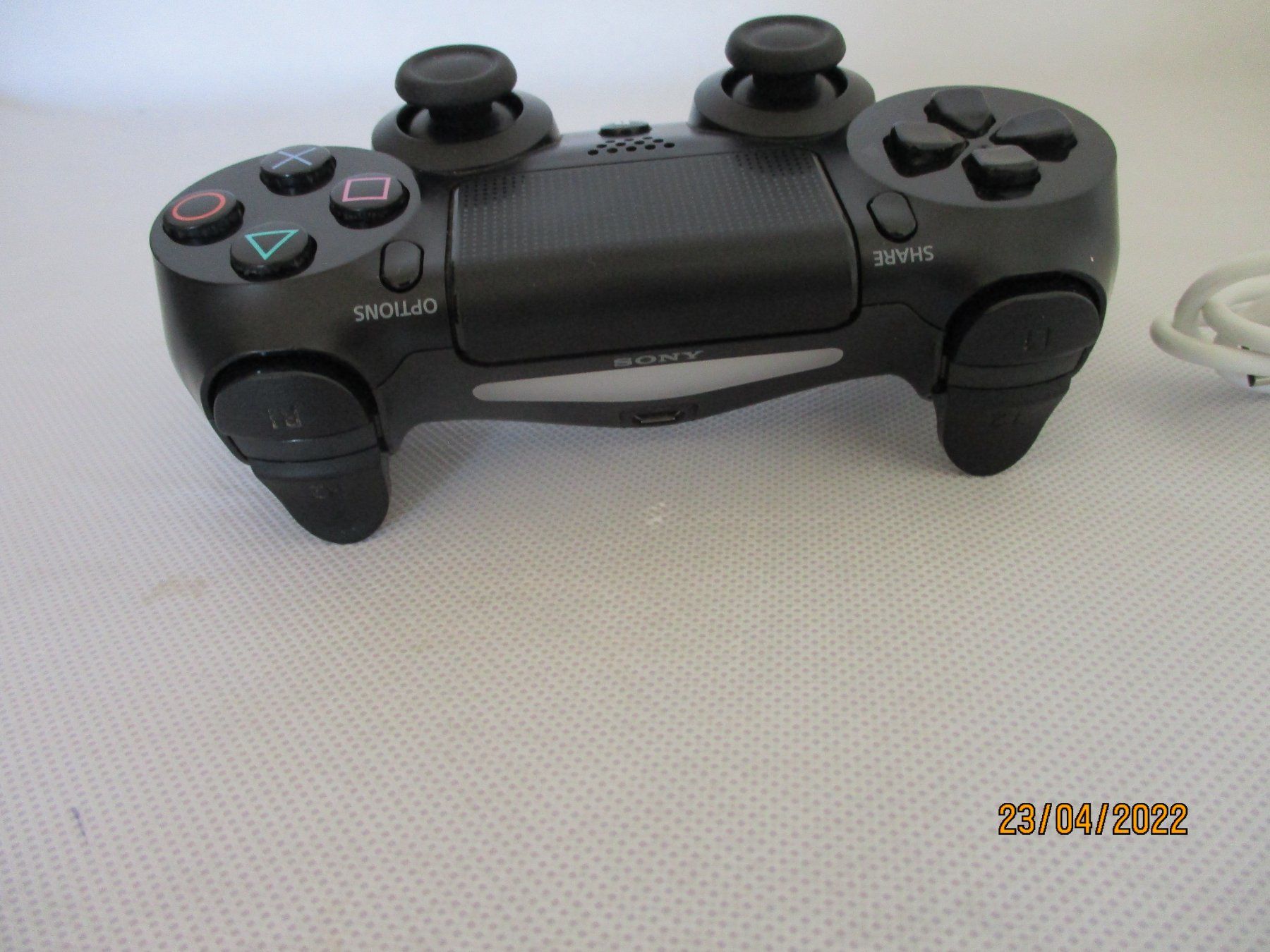 Controller: PS4 Controller inkl. Ladekabel – Usato da Liestal venduto da Disc-Point 8