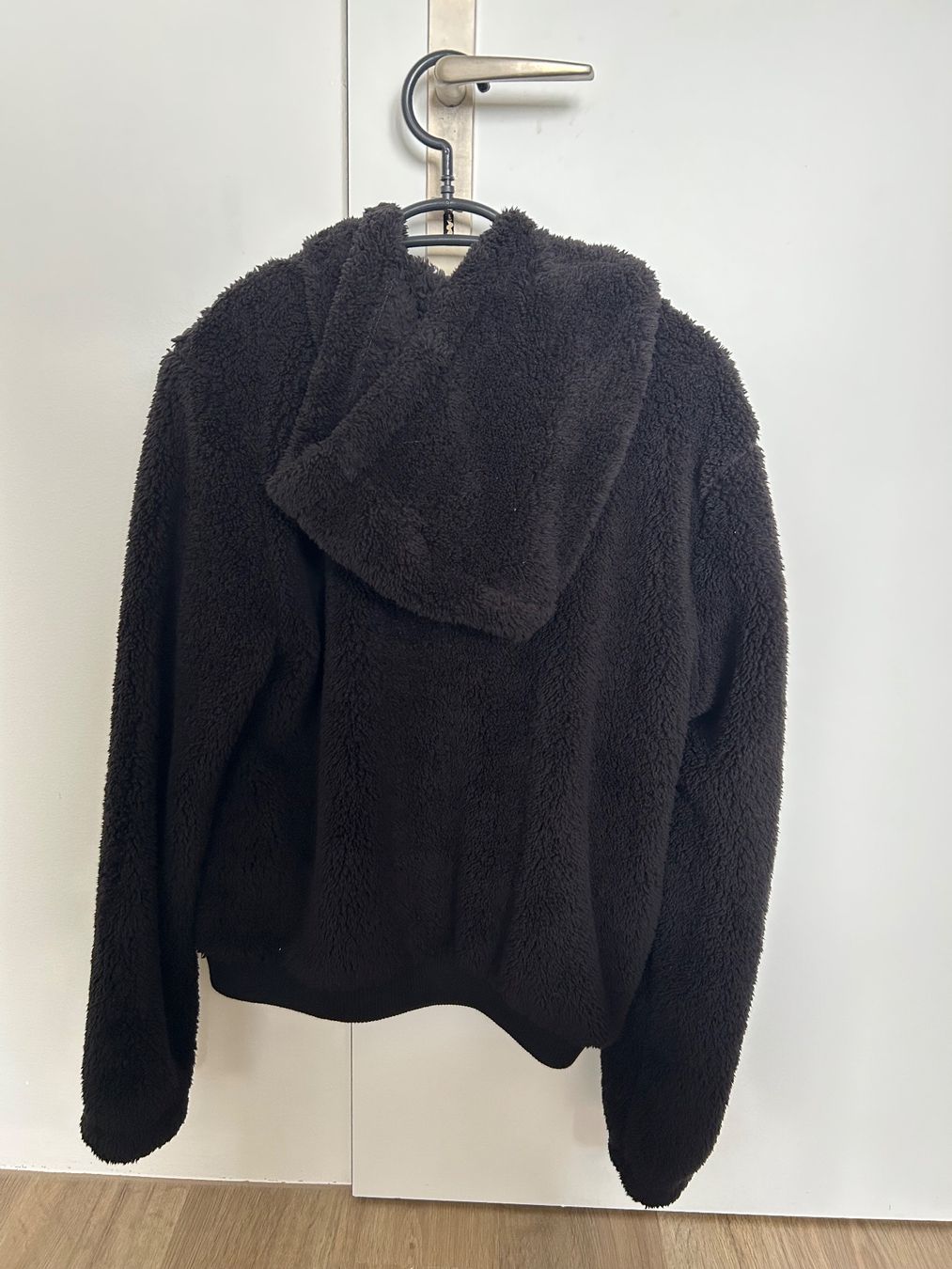 Only Giacche: Flauschige Teddyjacke Grösse M – Usato da Muri AG venduto da ali_27hx 1