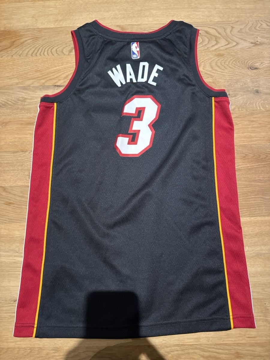 Canottiere & Pantaloni: Dwayne Wade Trikot Miami Heat – Nuovo (secondo la descrizione) da Ichertswil venduto da EldenLord 1