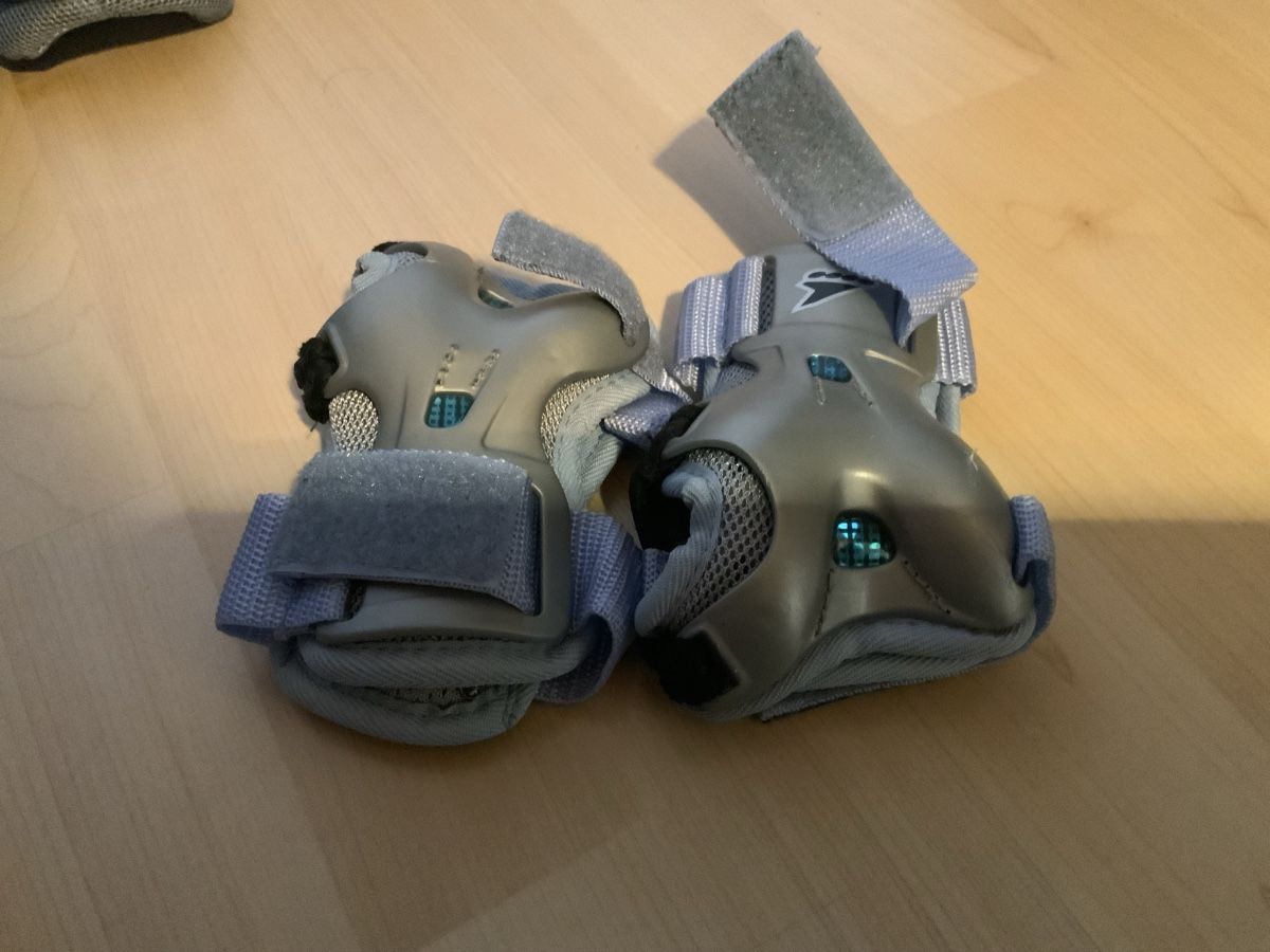 Protections: Schoner Set – D'occasion à Gipf-Oberfrick par ghe_5h7g 1