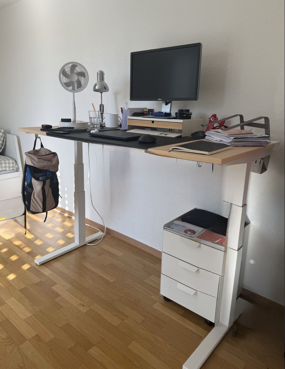Scrivanie: BUREAU ASSIS-DEBOUT ELECTRIQUE 160x80 – Usato da Lausanne venduto da Maria-Lausanne 1