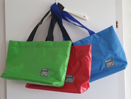 Blachentasche/ Shopper/ Badetasche in Rot/ Blau/ Grün