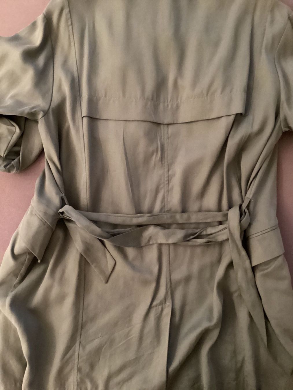 Bershka Cappotti: Bershka Stilvoller Trenchcoat – Usato da Pfäffikon ZH venduto da JingTunic 2