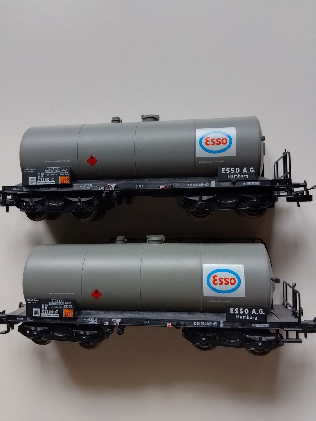 Trix Modellini di ferrovie: Wagons Esso Trix International – Nuovo (secondo la descrizione) da Villard-sur-Chamby venduto da dechho