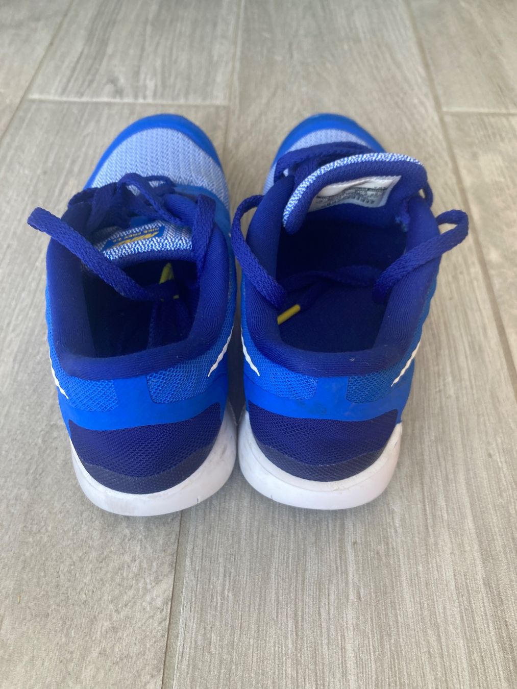 Nike Scarpe per ragazzi: Nike kids free 5.0 Grösse 35.5 – Usato da Buchrain venduto da Gotthardli 1