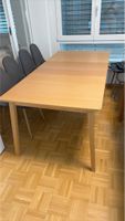 Esstisch aus Holz