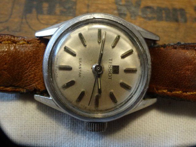 Tissot Montres: TISSOT SEASTAR   DAMEN UHR.HANDAUFZEUG.17RUBIS.SCHÖN LÄÜFT. – D'occasion à zürich par ahmad01
