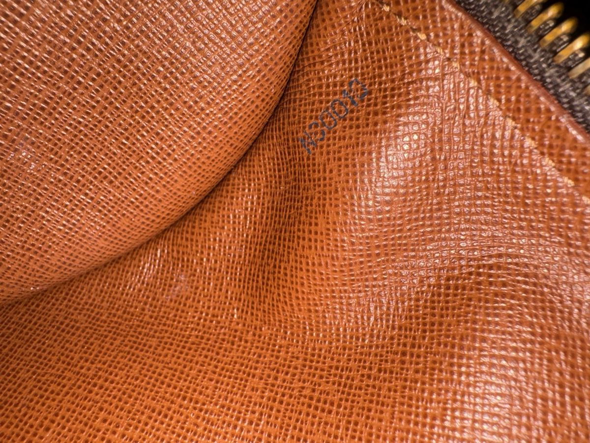 Louis Vuitton Sacs femmes: Louis Vuitton Papillon 26 – D'occasion à Trimmis par aylin.dogan0711 5