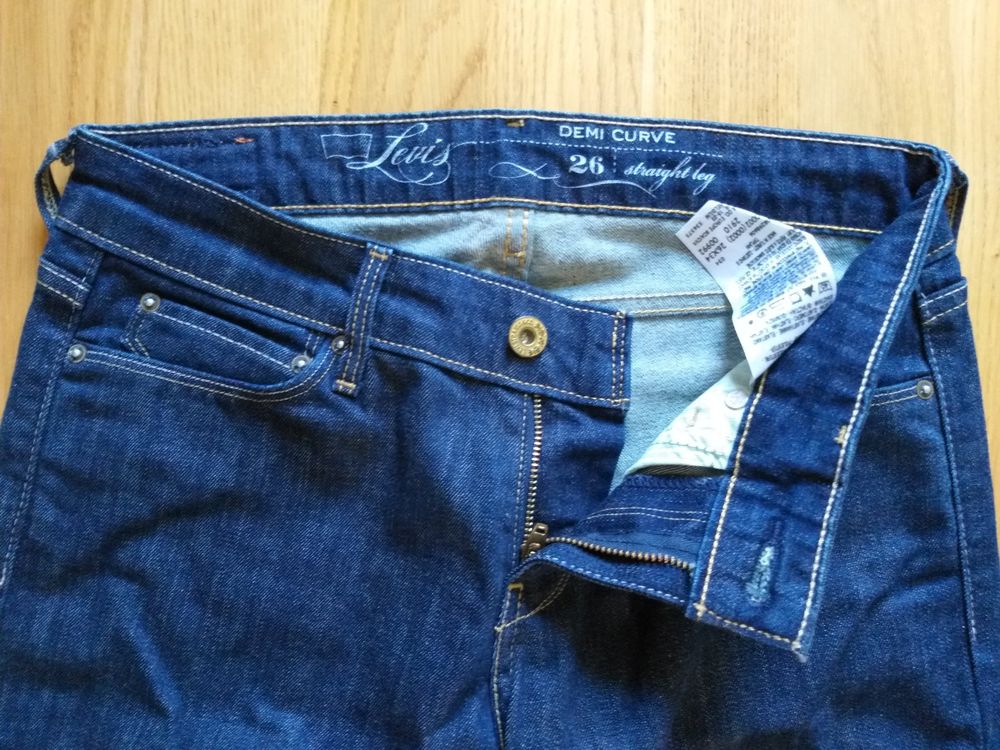 LEVIS Jeans DEMI CURVE STRAIGHT LEG taille Grosse 26 x 34 Acheter sur Ricardo