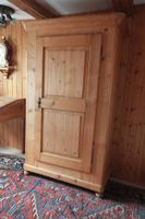 Sehr schöner, kleiner Tannenschrank, antik
