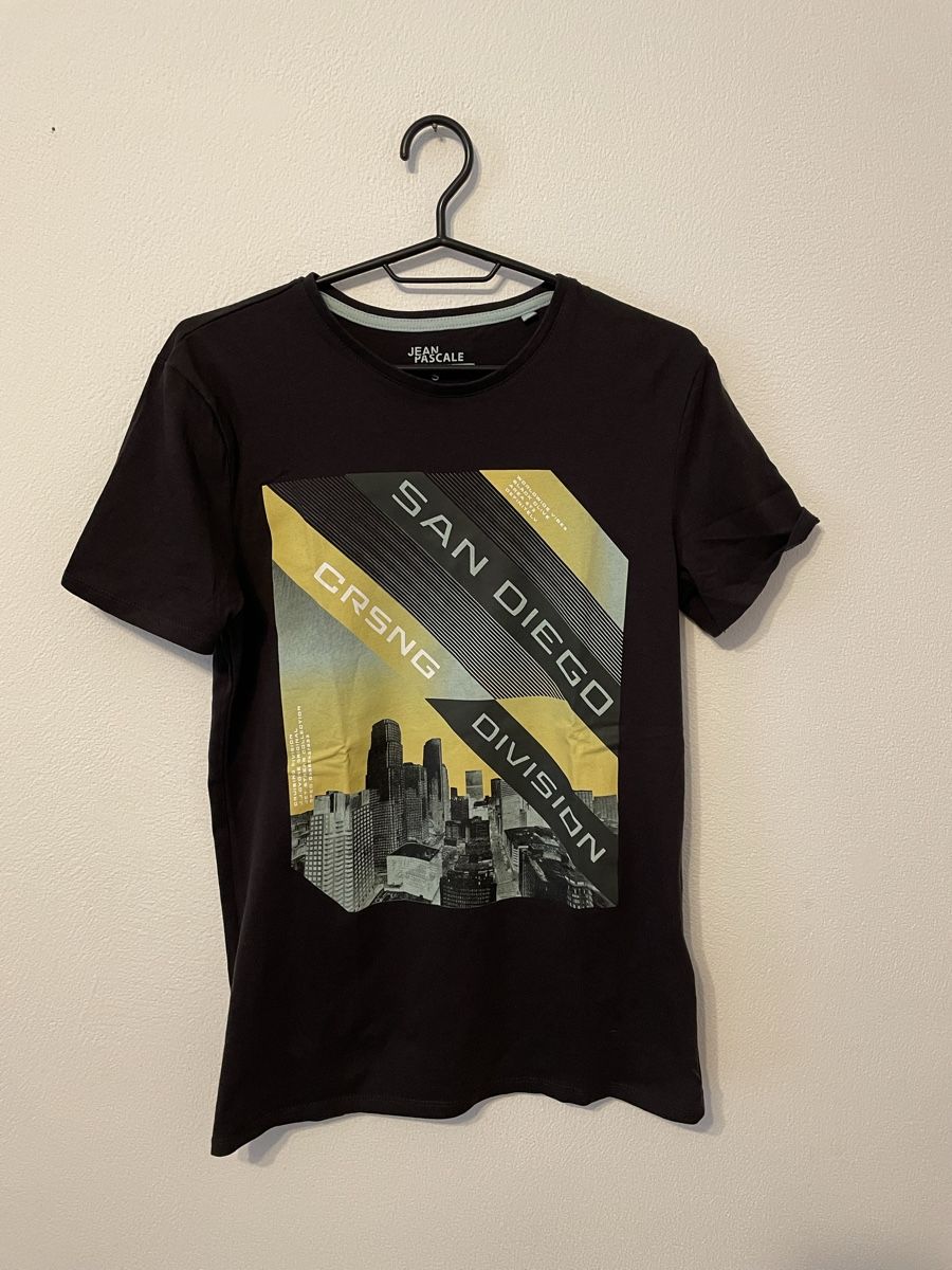Lotti di vestiti: 3  T-Shirts Gr. S – Usato da Chur venduto da Tsambiko 4