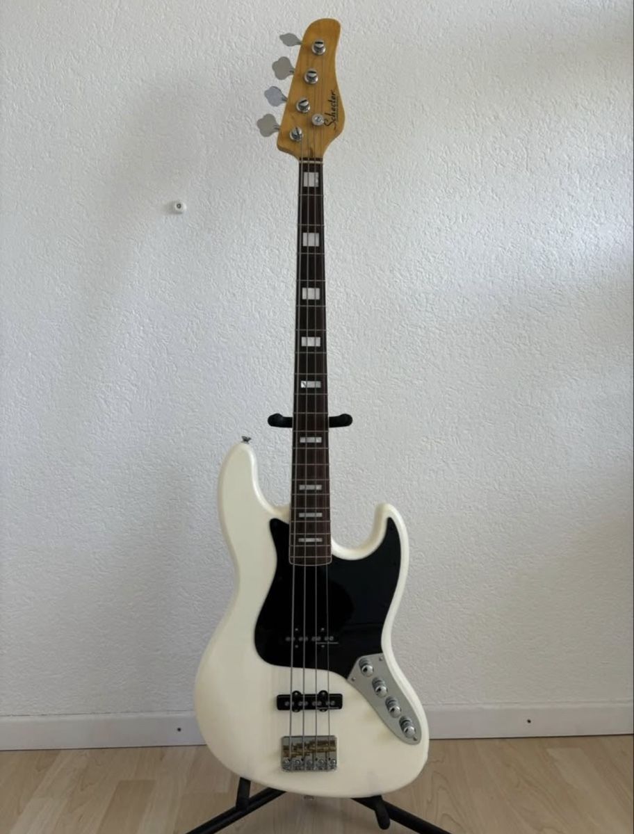 Schecter Musikinstrumente: Schecter Diamond Jazz Plus Bass  – Gebraucht aus Schmitten FR von Marc1504