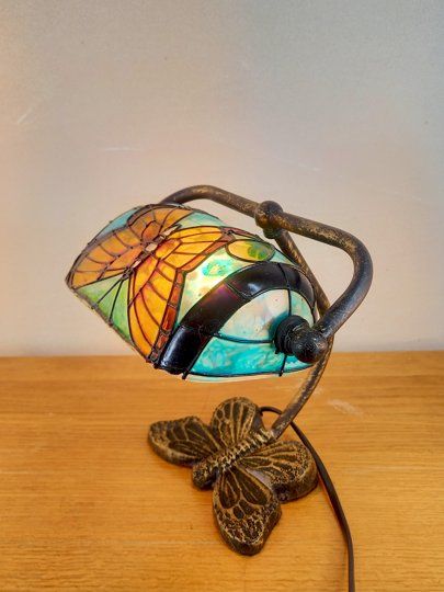 Lampade: Lampe de bureau style Tyffany – Usato da Ponts-de-Martel venduto da Henri-Louis 1