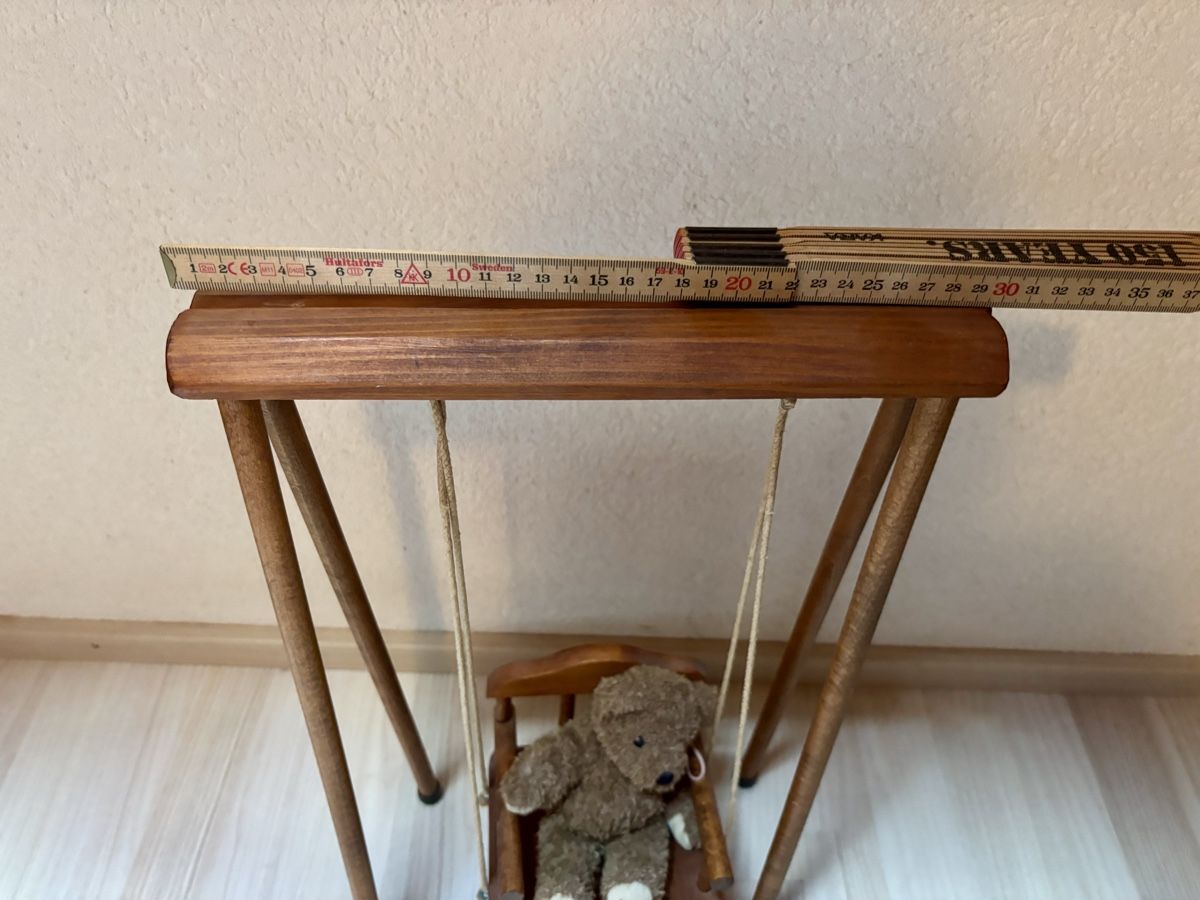 Jouets: Holzschaukel mit Teddy antik – D'occasion à Gündisau par yuma06 2