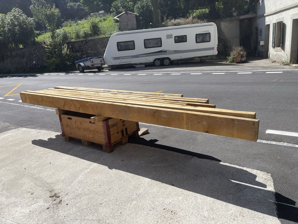 Travi: POUTRES DE CHARPENTE  – Usato da Peney-le-Jorat venduto da V70r0 2