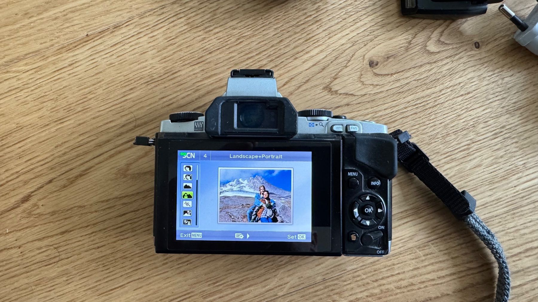 Olympus Kamera: Olympus OM-D E-M5 Body mit Tasche – Gebraucht aus Urtenen-Schönbühl von Timing0 3