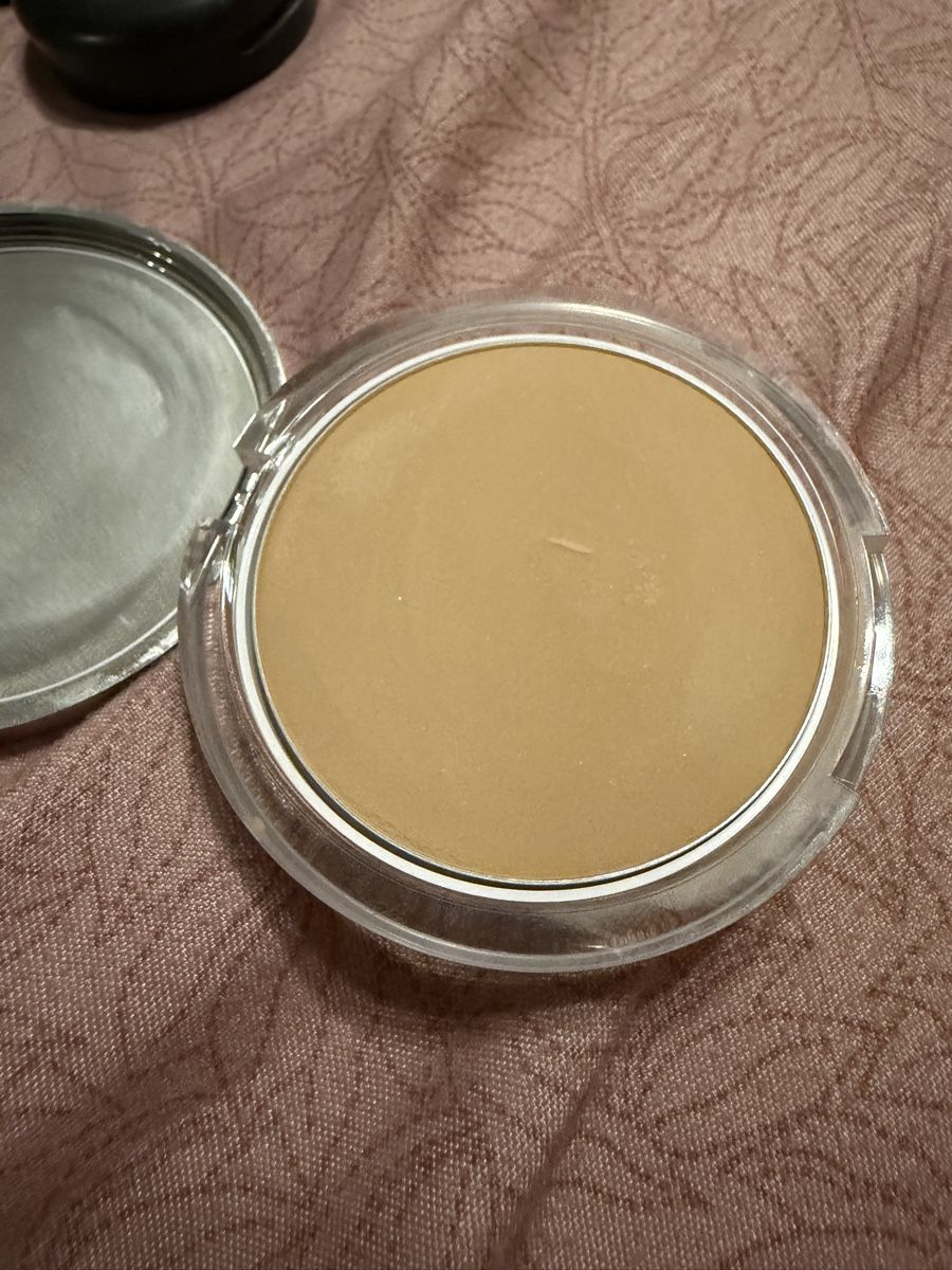 Clinique Maquillage: Clinique - Powder make up Spf 15 – Neuf (Voir description) à Siebnen par gen_z7vd 2