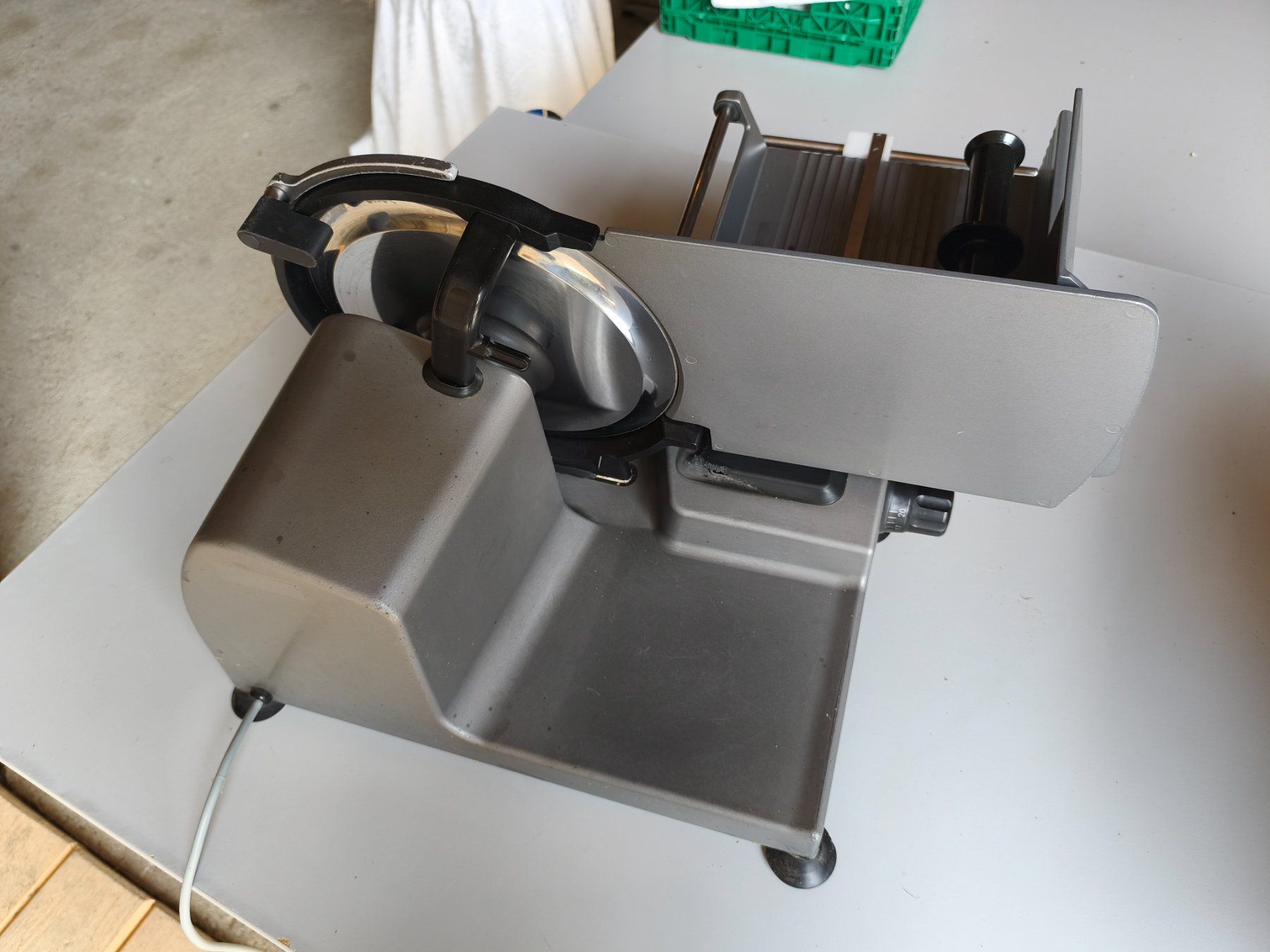 Elettrodomestici da cucina: Gastro Aufschnittmaschine BIZERBA Slider Validoline – Usato da Merishausen venduto da Horse 2