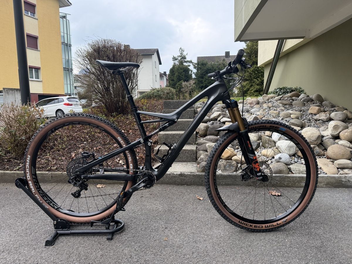 Specialized Biciclette: Specialized Camber 29 Carbon TOP MTB – Usato da Stansstad venduto da 91PD