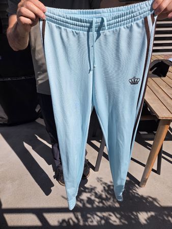 Adidas Trainingshose Hellblau Gr. 34 - Top Zustand!