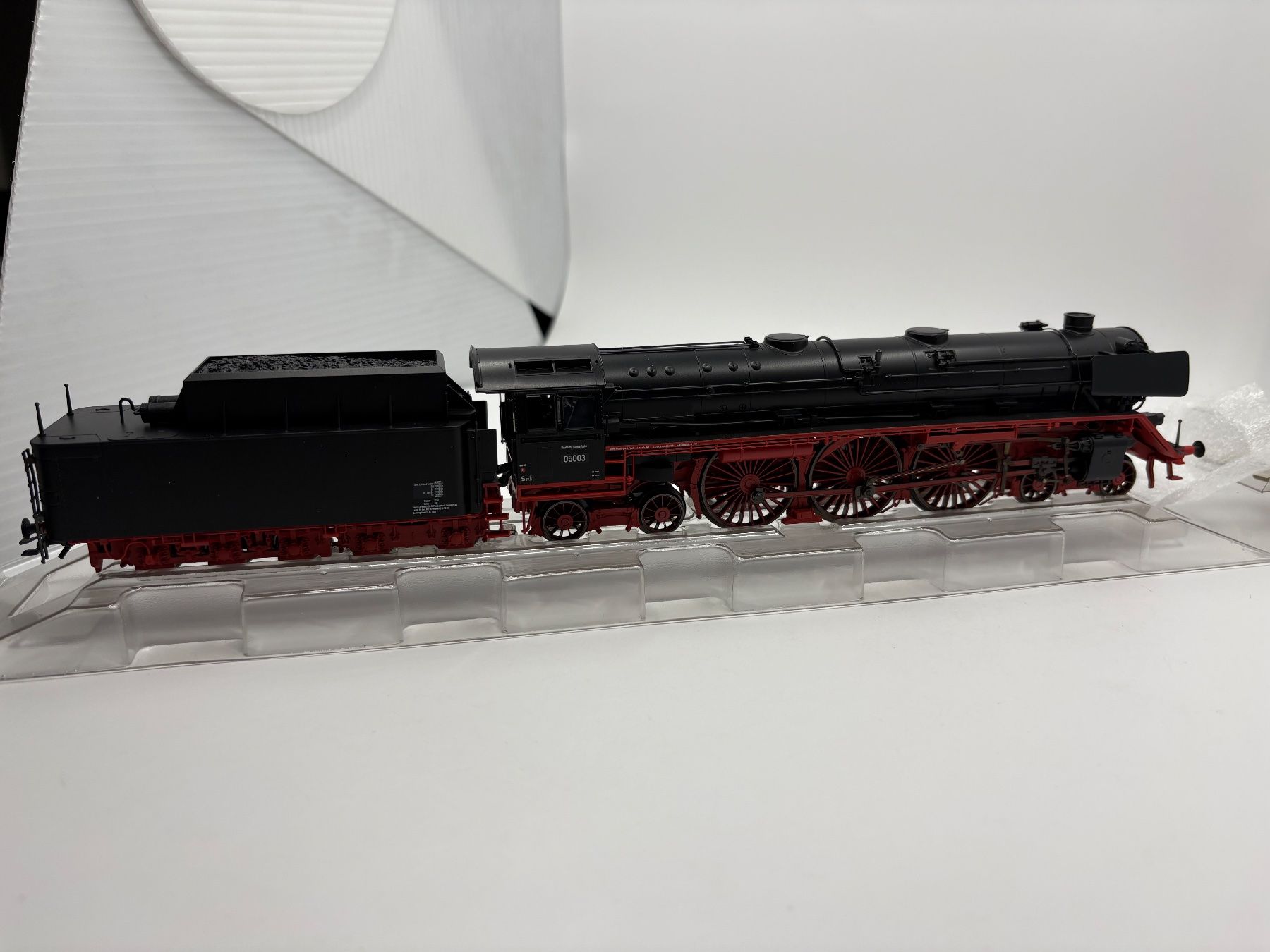 Märklin Modelleisenbahnen: Märklin DB BR 05 003 2/C/2 H0 Digital – Neu und originalverpackt aus Forch von Hanimann-Robinson