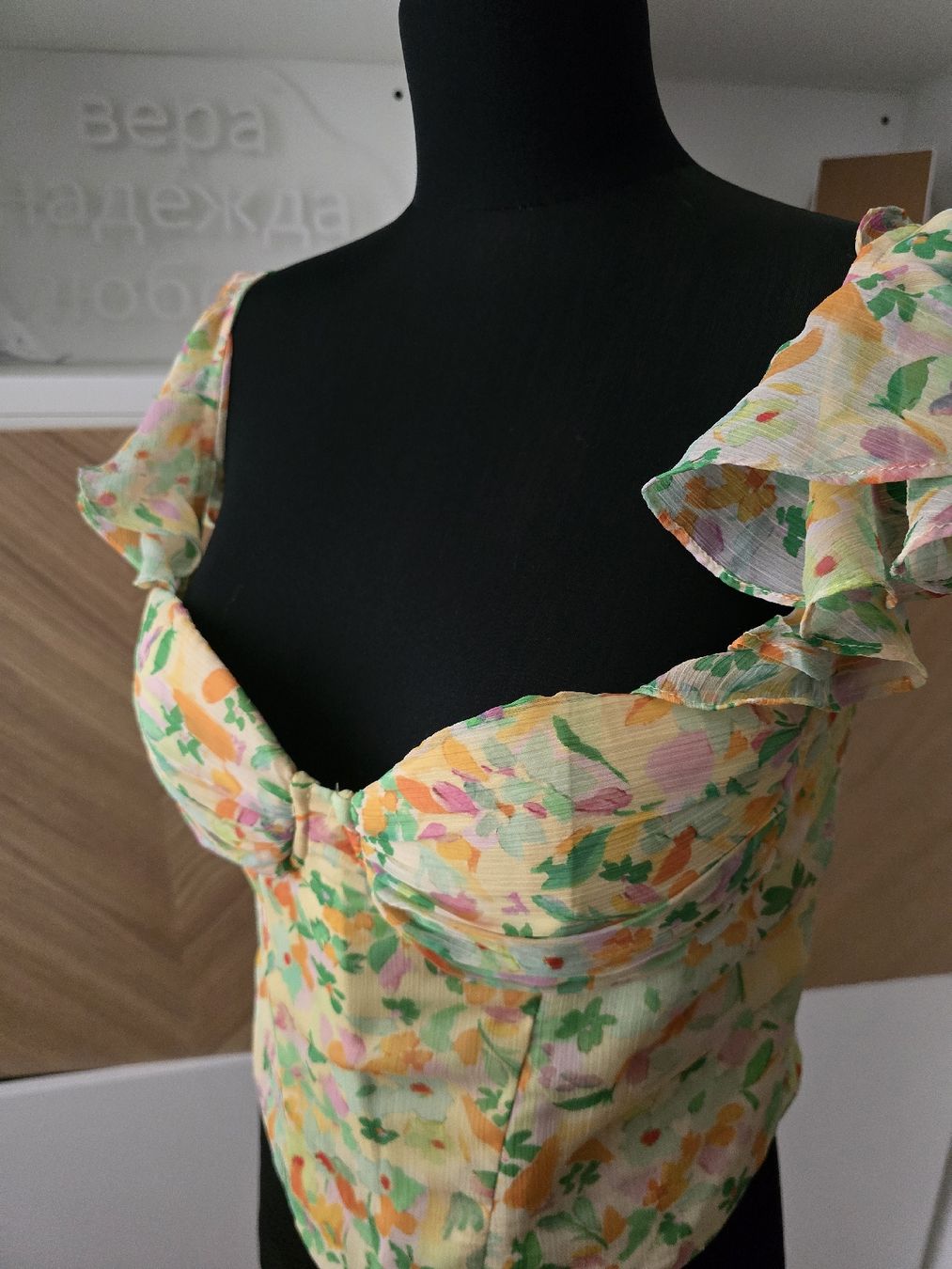 Top: Blusen-Top mit Blumenmuster – Nuovo (secondo la descrizione) da Zürich venduto da ale_bg2x 3