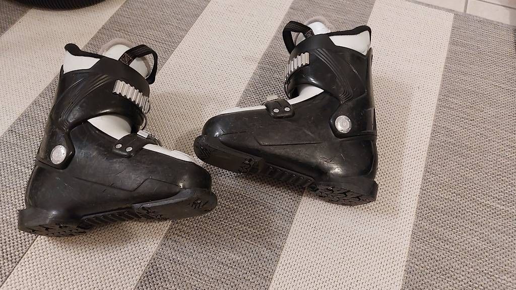 Tecnica Scarpe per ragazzi: Skischuhe GRösse 25.5mm – Usato da Bottighofen venduto da TobiasKlein 2
