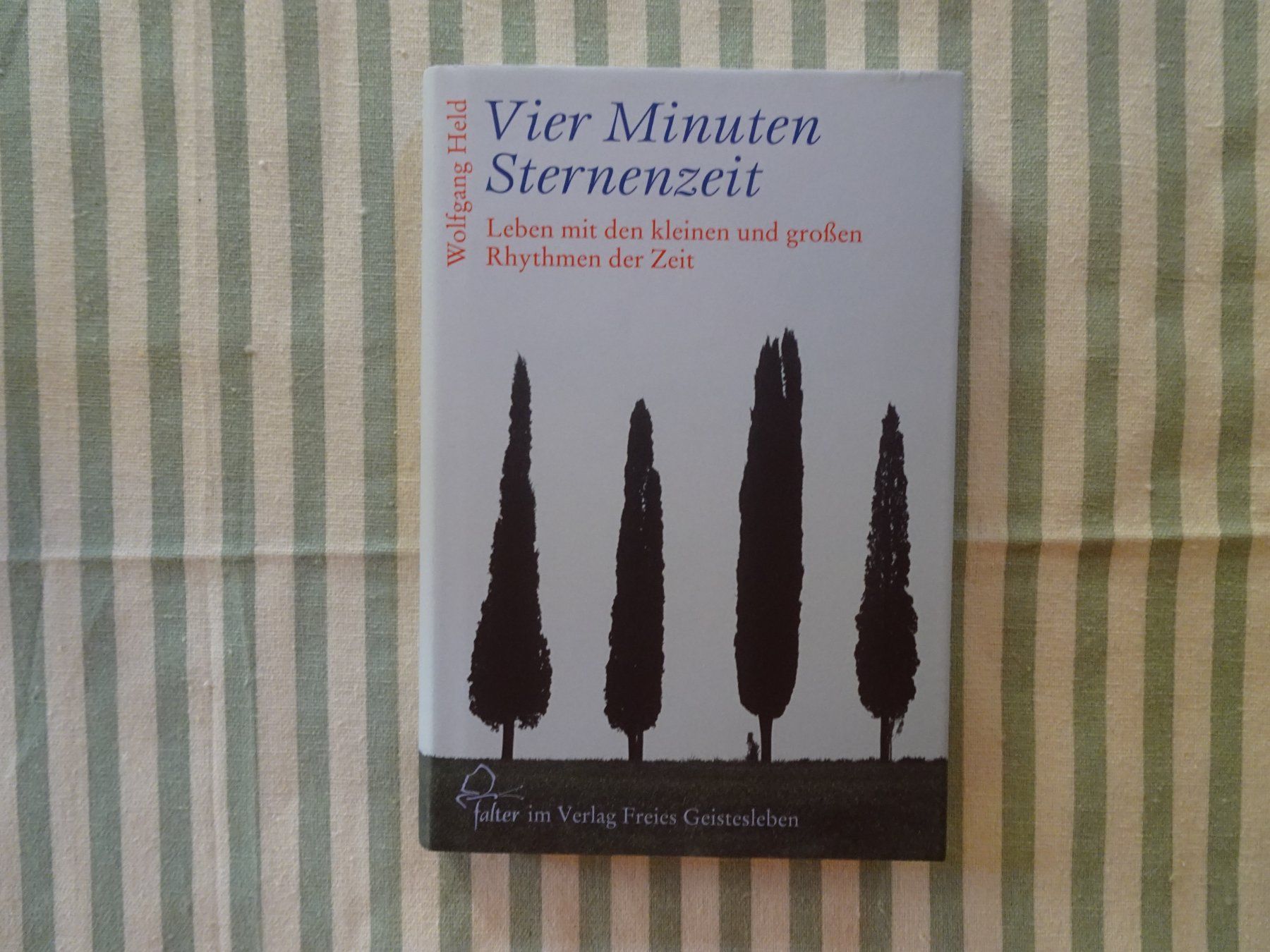 Bücher: Wolfgang Held - Vier Minuten Sternenzeit - B685 – Gebraucht aus Küssnacht am Rigi von Bookslove-Divers