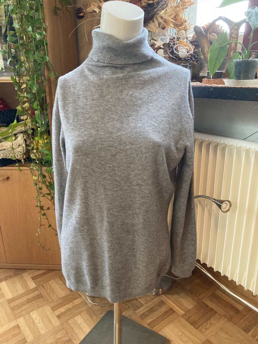 Pullover & Sweatshirts: Rollkragenpulli – Gebraucht aus Balsthal von dasesaro