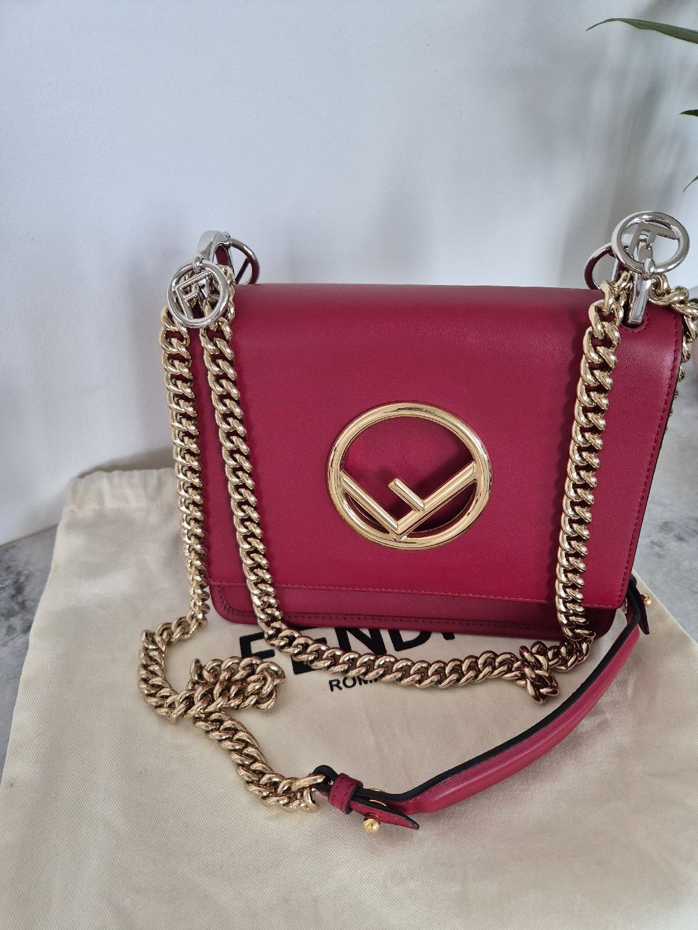 Fendi Taschen für Damen: FENDI Kan I Small Bag - Red Leather, Gold /silver hardware – Gebraucht aus Zürich von mar_cz7s 1