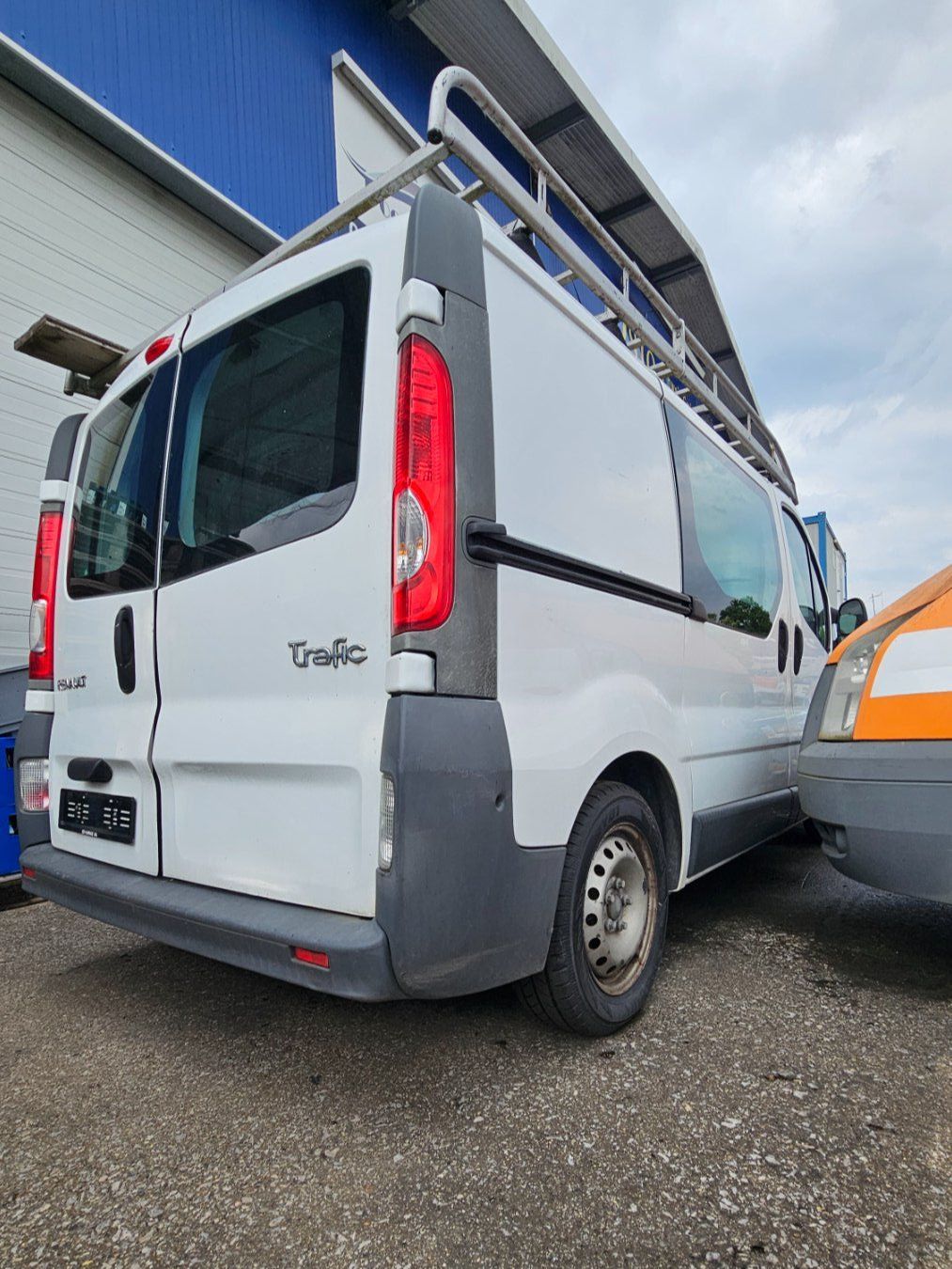 Renault Veicoli commerciali: RENAULT Trafic T27 dCi 90 – Usato da Diessenhofen venduto da Osio 4