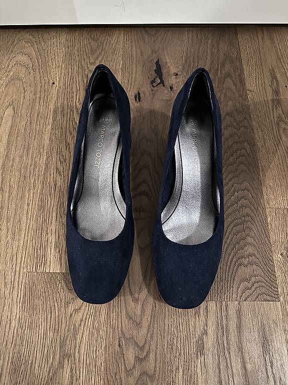 Scarpe da donna: Pumps dunkelblau Wildleder Grösse 39 – Usato da Zürich venduto da kat_tl7x