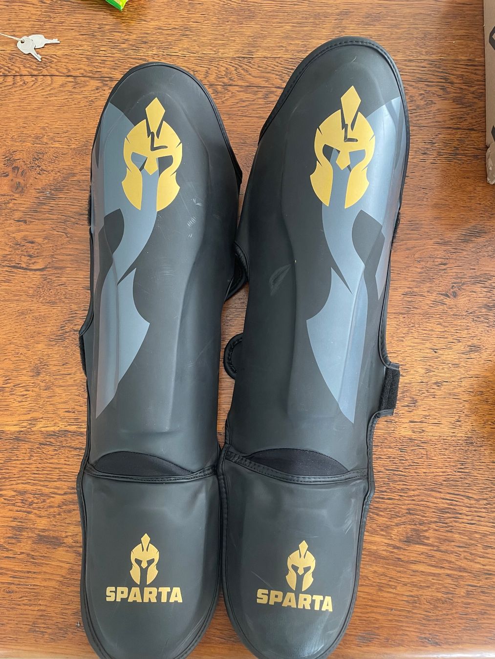 Schutz & Schoner: Kickbox Schienbeinschoner / Handschuhe – Gebraucht aus Widen von Yv12Lu15 2