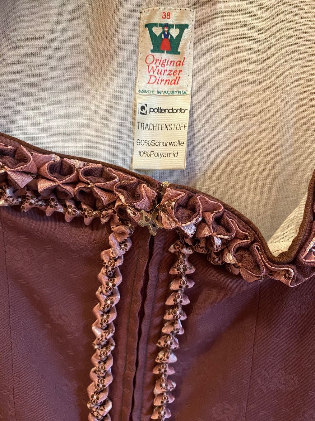 Costumes: Dirndl Lang handgemacht Kärnten – Neuf (Voir description) à Zürich par nisone 4