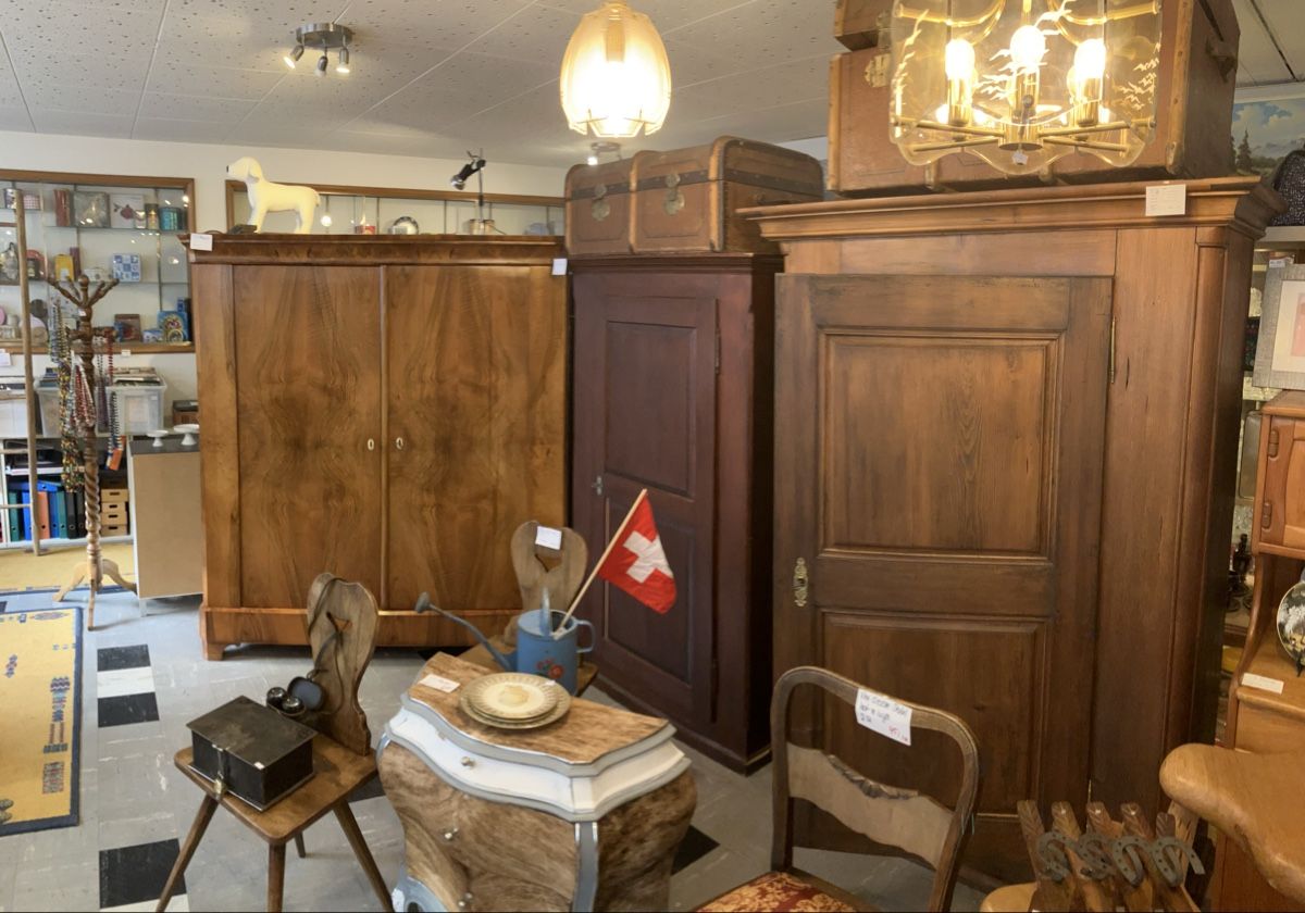 Armadi: Biedermeier Nussbaum Schrank +++ Aktion +++ – Usato da Erlenbach im Simmental! venduto da Simmentaler-Perlen 4