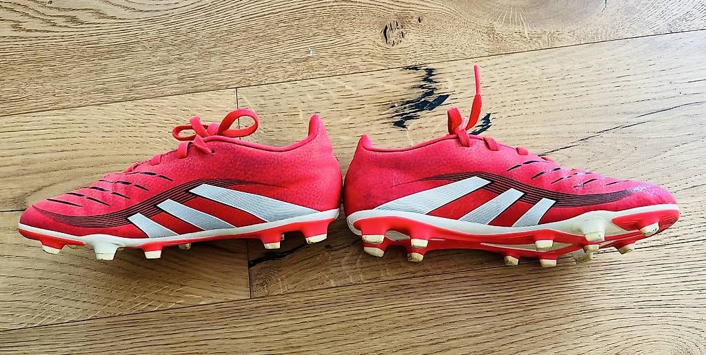 Adidas Scarpe per ragazzi: Adidas Nockenschuhe Grösse 34 – Usato da Berschis venduto da swiss-blossom 1