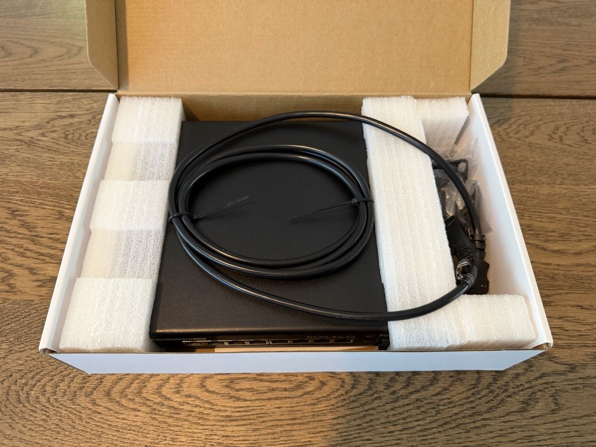 Ubiquiti Modems & Router: Ubiquiti EdgeSwitch 8 150W Network Switch, New – Gebraucht aus Freienbach von gio_cor
