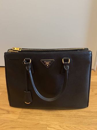 *Letzte Chance* Prada saffiano galleria Tasche NP: 4150.-