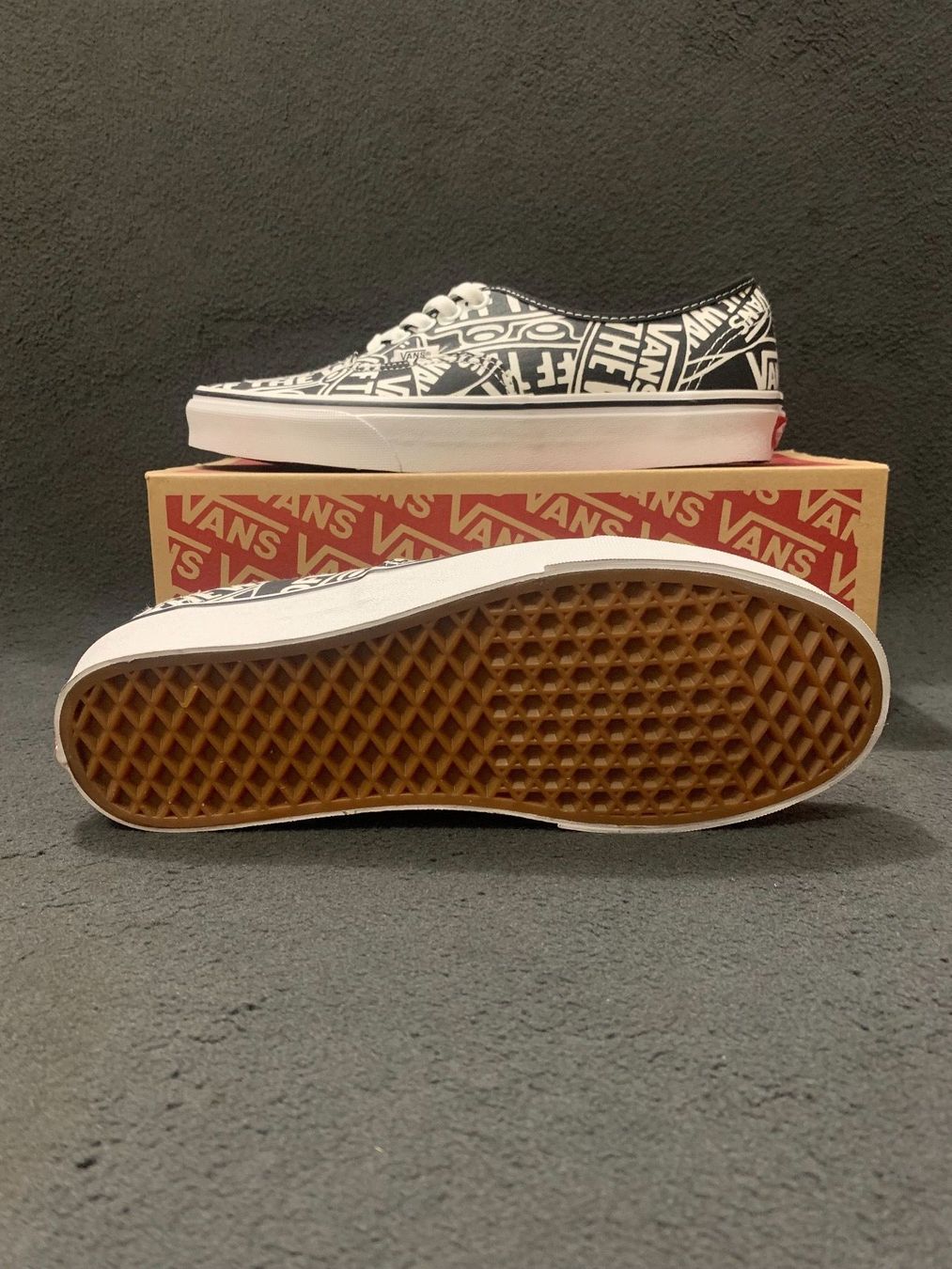 Vans Scarpe da uomo: Vans Authentic , Grösse EU 44.5 – Nuovo e nell'imballaggio originale da Zürich venduto da LIQUIDATOR.CP 2