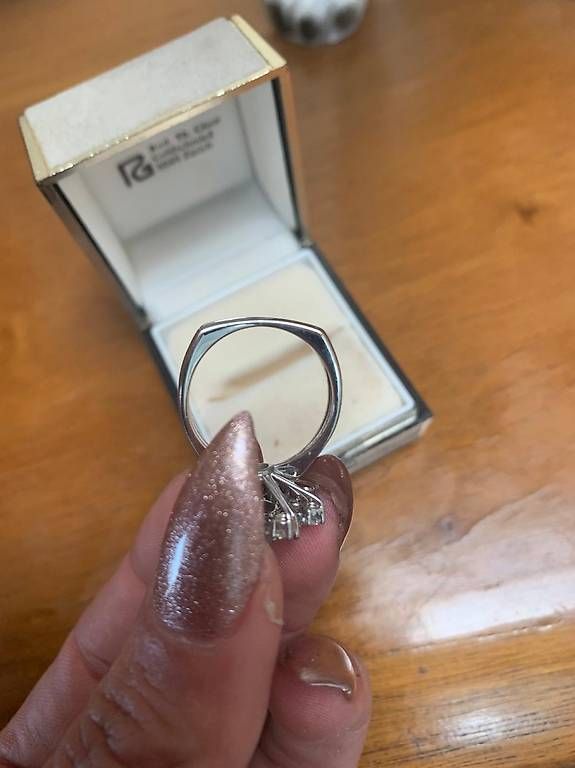 Anelli: Atemberaubender Diamant Ring 1,8 Karat 750 – Usato da Rothrist venduto da Oddymanliane 1