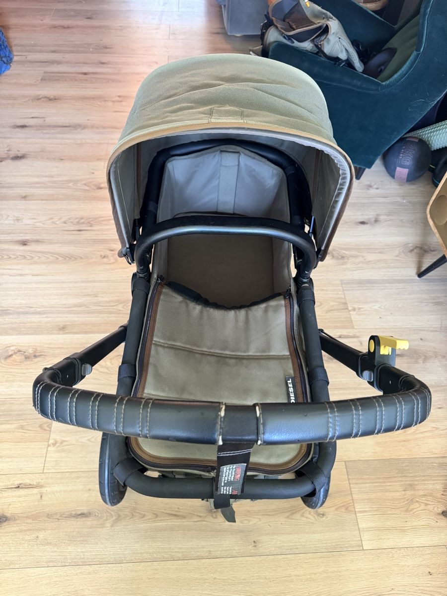 Bugaboo Carrozzine: Poussette Bugaboo Caméléon 3 - Édition limité Diesel – Usato da Meyrin venduto da Sabrina310316 1