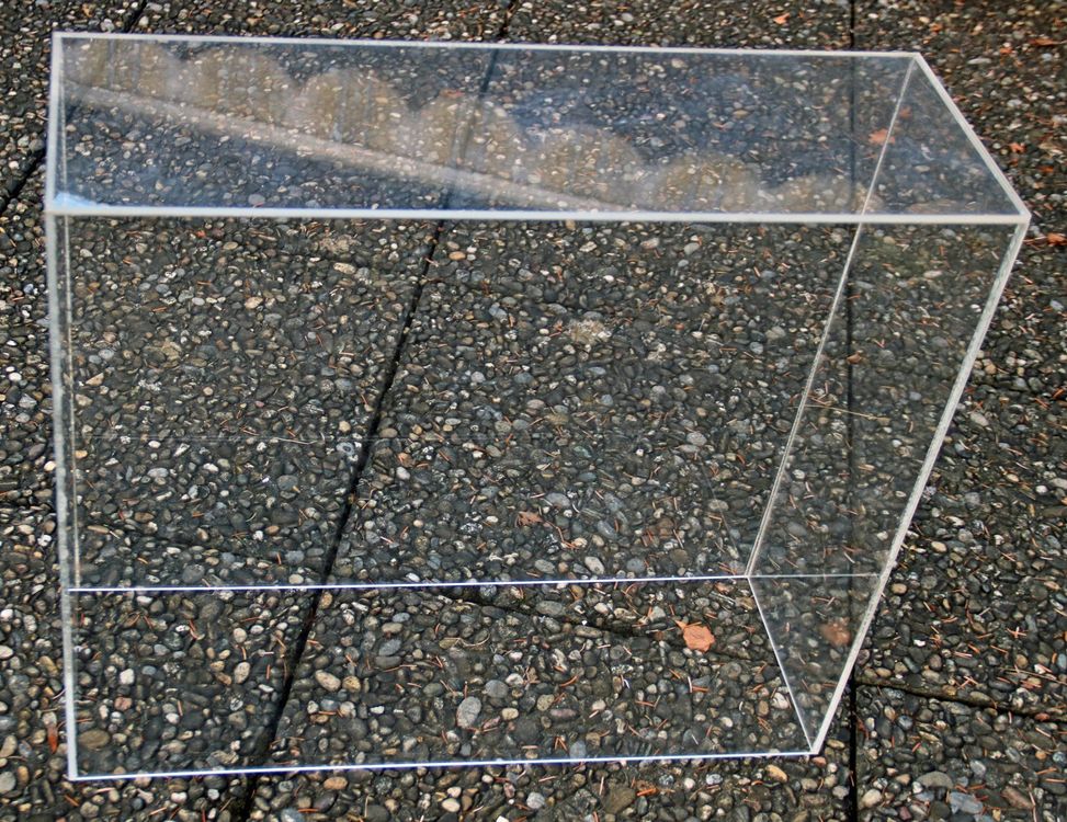 Correpasillos de polietileno en rosa, 46 x 20 x 35 cm | Scoot