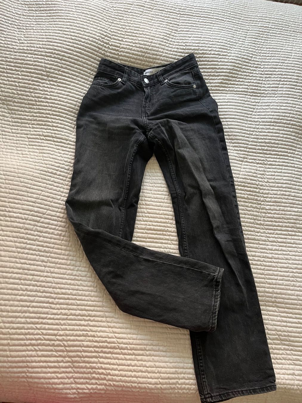 Bershka Jeans: Damen Jeans Bershka, straight leg – Usato da Bern venduto da k_l_t2hw