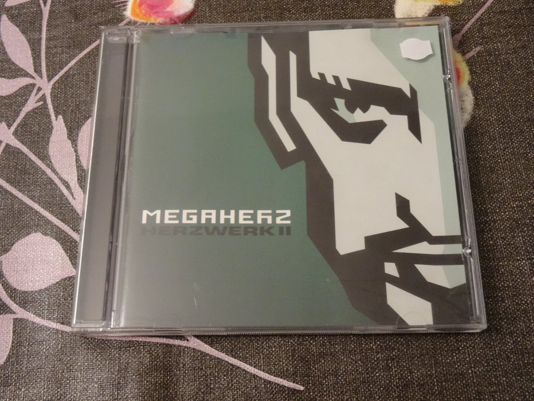 CDs: Megaherz - Herzwerk II CD – Gebraucht aus Olten von Disc-Ausverkauf